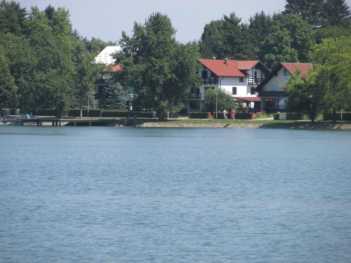 Apartmani Lovro โอกูลิน ภายนอก รูปภาพ
